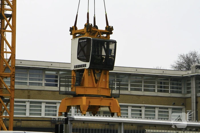 Weg afgesloten vanwege opbouw torenkraan voor nieuwbouw ziekenhuis