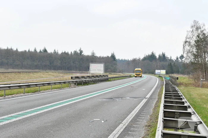 Meerdere auto's met lekke banden vanwege afgevallen lading
