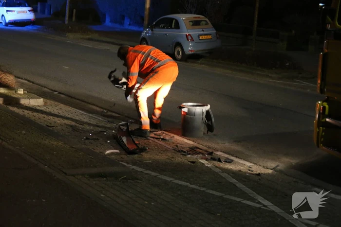 Automobilist botst op geparkeerde auto