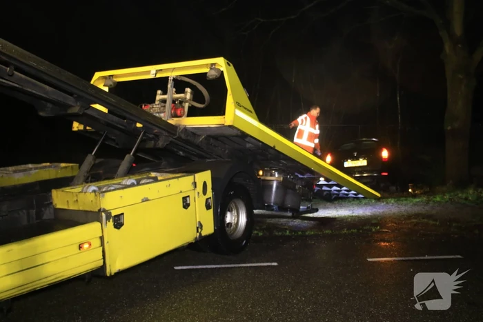 Automobilist verliest macht over stuur en belandt in sloot