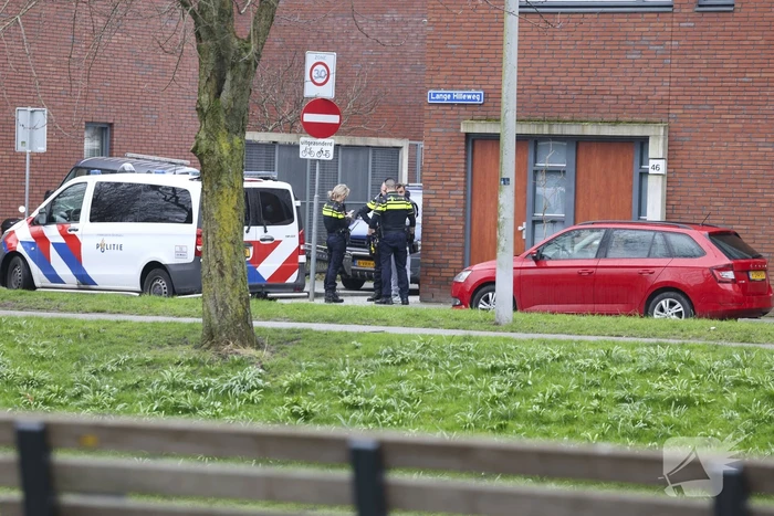 Kinderen behandeld in ambulance na botsing tussen taxi en auto