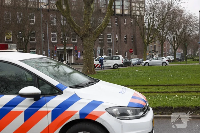 Kinderen behandeld in ambulance na botsing tussen taxi en auto