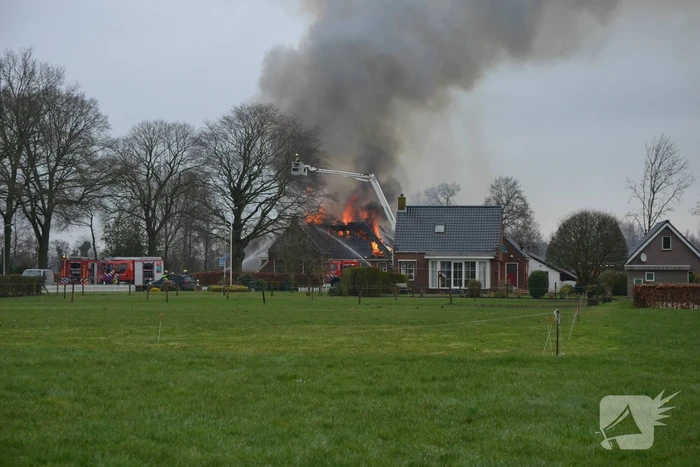Woonboerderij verwoest door brand