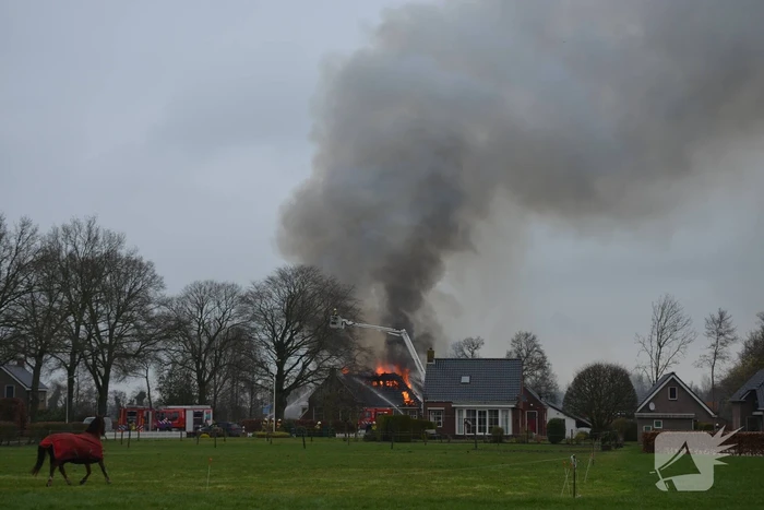 Woonboerderij verwoest door brand
