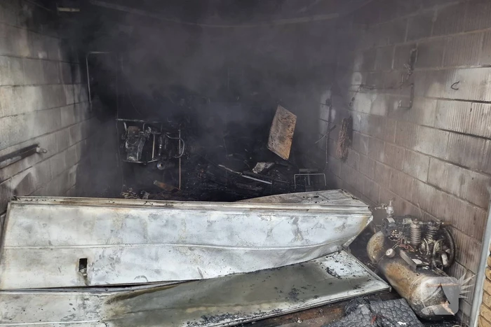 Flinke schade bij uitslaande brand in garagebox