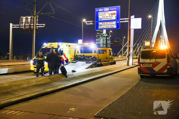 Fikse vertraging door botsing tussen bestelbus en personenauto