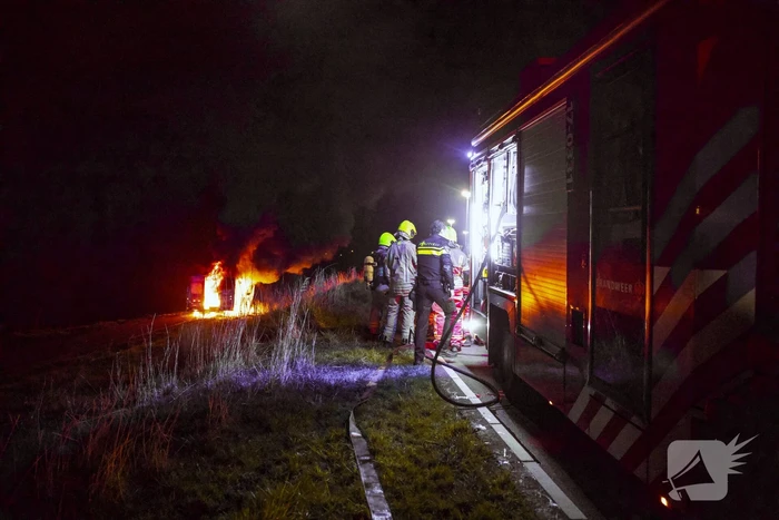 Bestelbus verwoest door brand