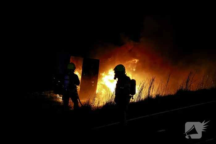 Bestelbus verwoest door brand