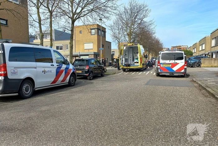 Man op brommer overleden bij botsing met auto