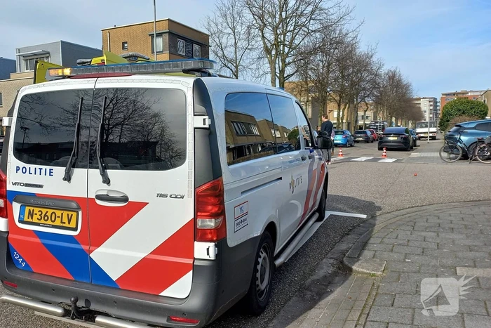 Man op brommer overleden bij botsing met auto