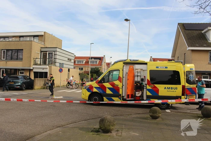 Man op brommer overleden bij botsing met auto