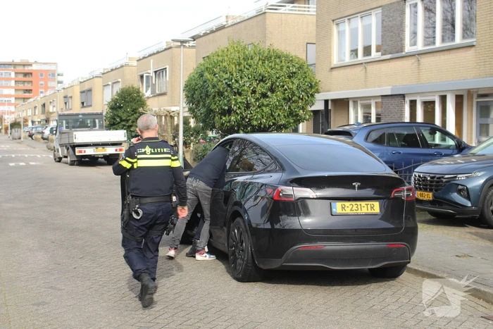 Man op brommer overleden bij botsing met auto