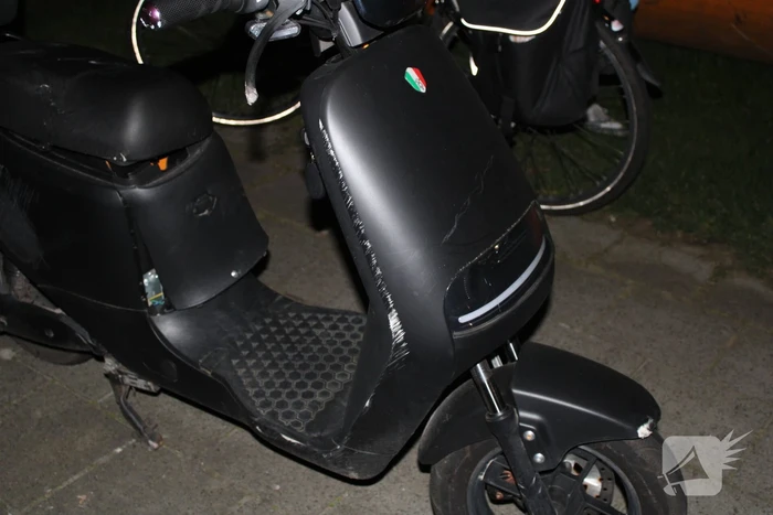 Scooterrijder gewond bij botsing met bus
