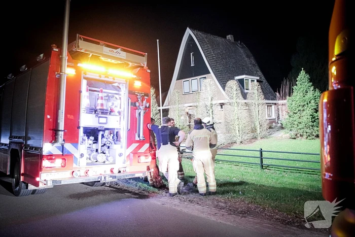 Brand op dak van vrijstaande woning