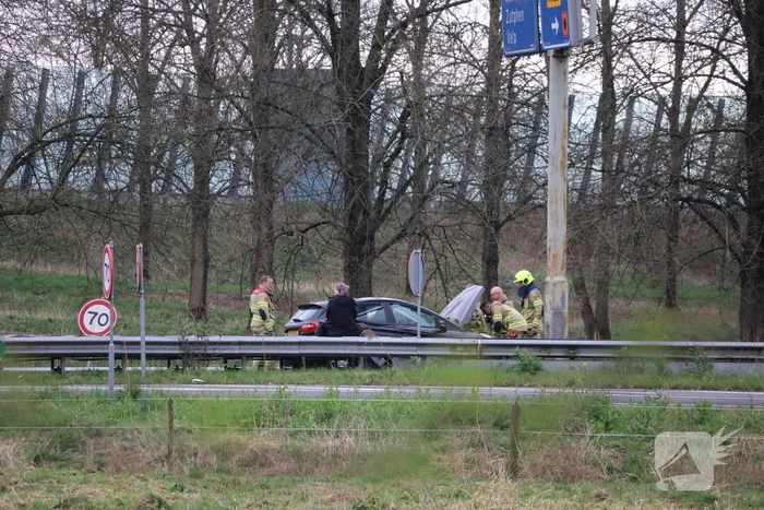 Mogelijk brand in motorcompartiment