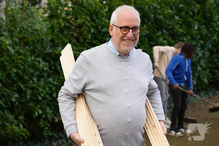 Wethouders en de burgemeester nemen deel aan NLdoet
