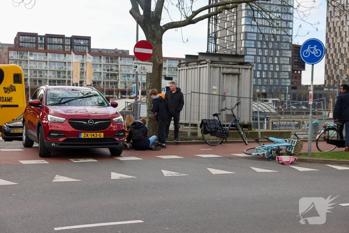 Kind gewond bij ongeval tussen fietser en auto