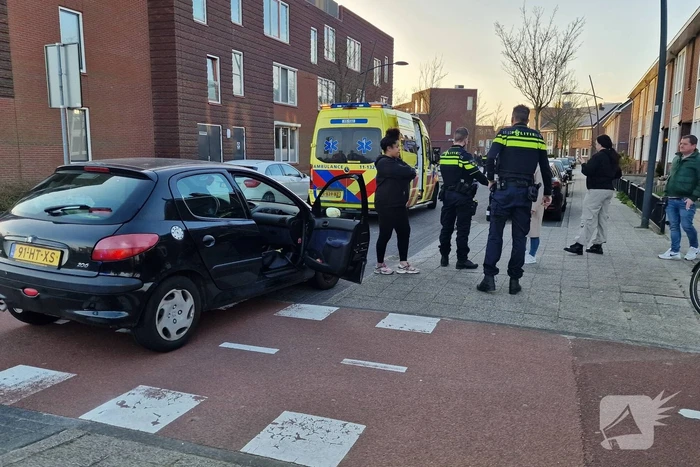 Bestuurster zonder rijbewijs rijdt fietser aan