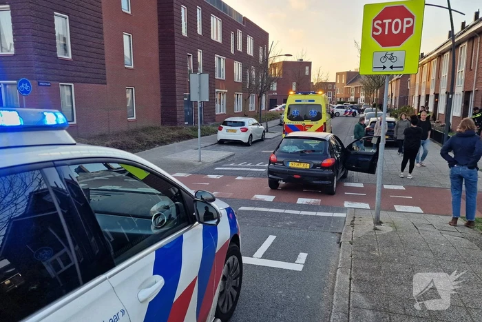 Bestuurster zonder rijbewijs rijdt fietser aan