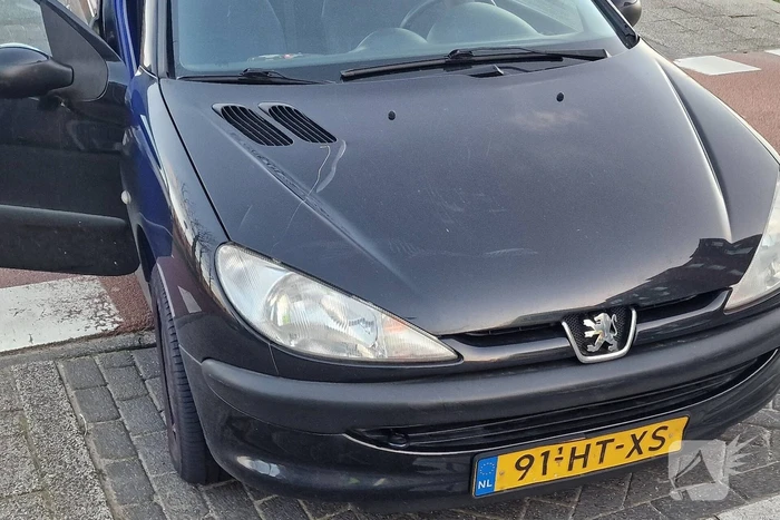Bestuurster zonder rijbewijs rijdt fietser aan