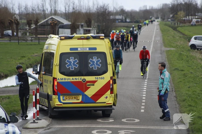Wielrenners botsen op vluchtheuvel tijdens fietstocht