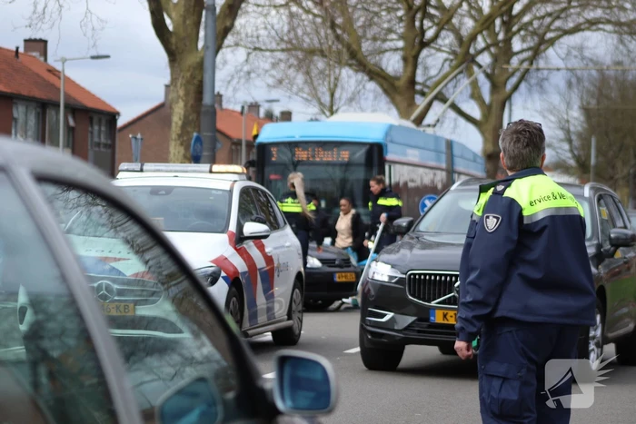 Schade bij ongeval tussen twee voertuigen