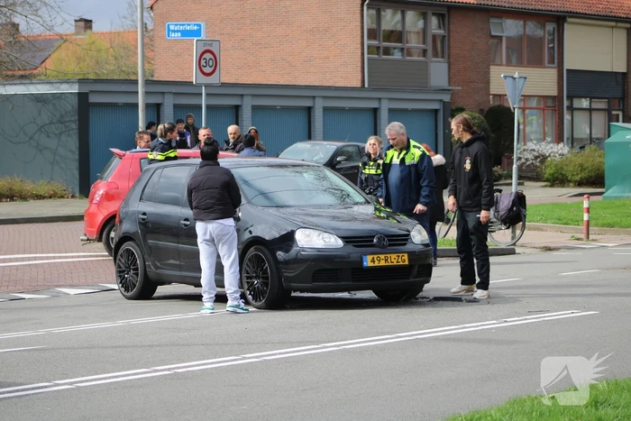 Schade bij ongeval tussen twee voertuigen