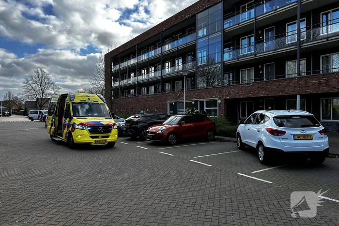 Zwaargewonde na steekpartij bij flat