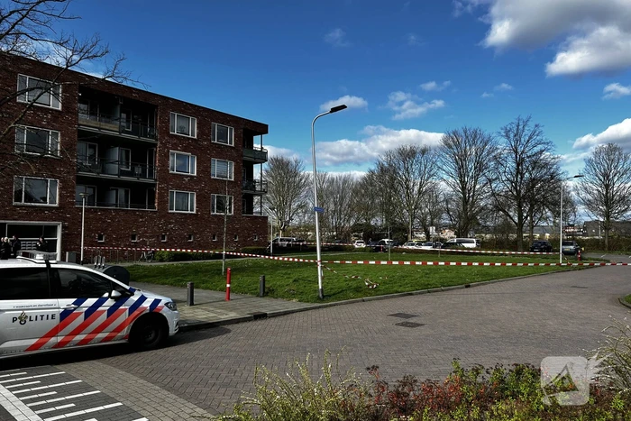 Zwaargewonde na steekpartij bij flat