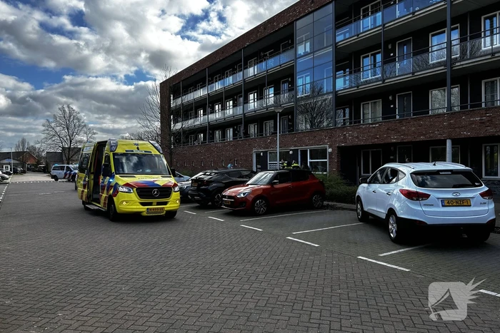 Zwaargewonde na steekpartij bij flat