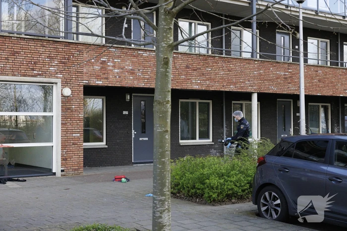 Zwaargewonde na steekpartij bij flat