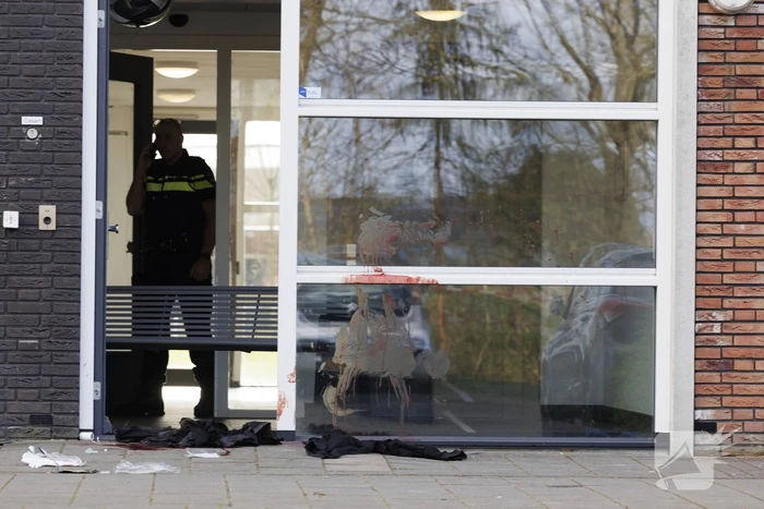 Zwaargewonde na steekpartij bij flat