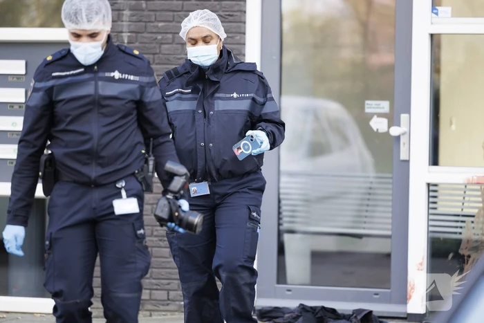 Zwaargewonde na steekpartij bij flat