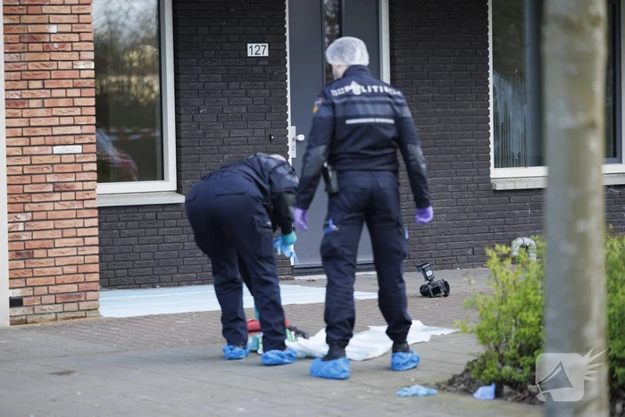Zwaargewonde na steekpartij bij flat