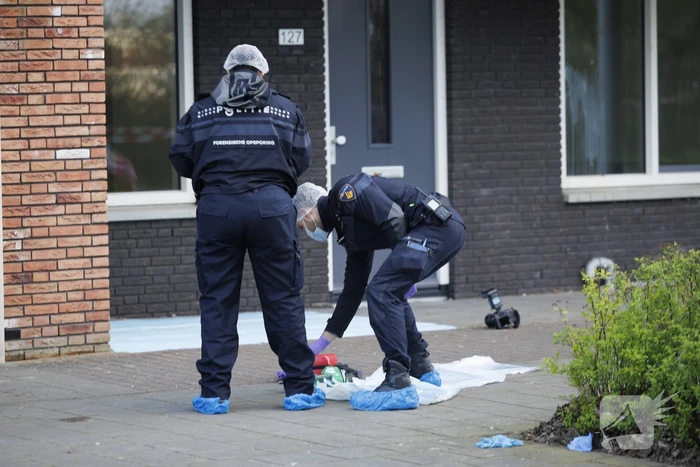 Zwaargewonde na steekpartij bij flat