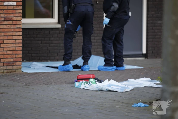 Zwaargewonde na steekpartij bij flat