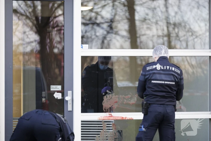 Zwaargewonde na steekpartij bij flat