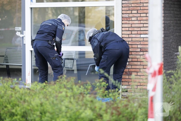 Zwaargewonde na steekpartij bij flat