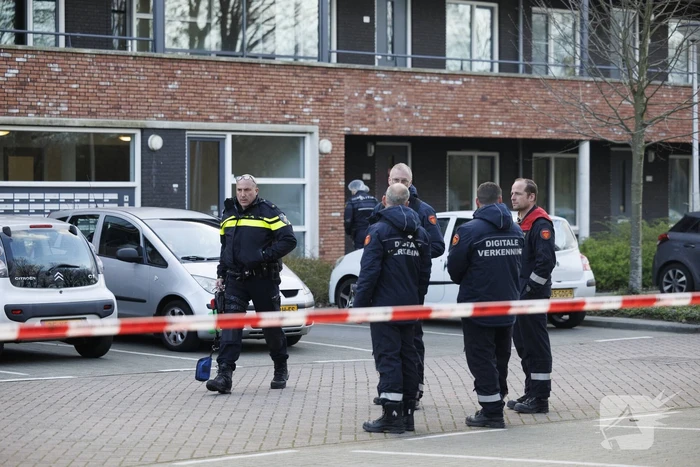 Zwaargewonde na steekpartij bij flat