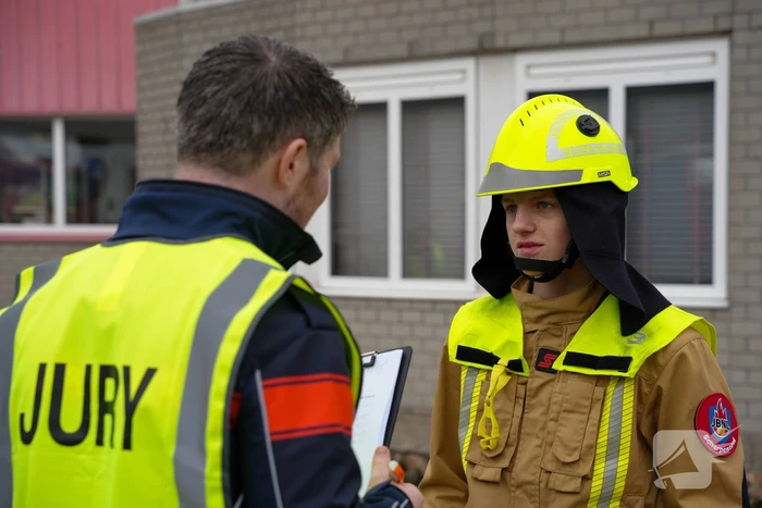 Brandweerlieden van de toekomst houden wedstrijd