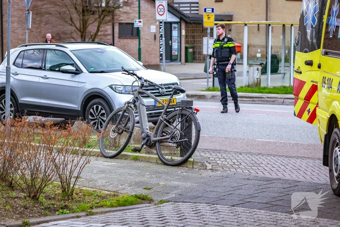 Fietser gewond bij botsing met auto