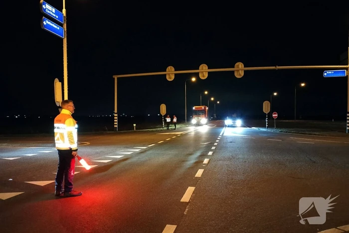 Uitslaande brand in loods, Zeelandbrug afgesloten vanwege rookontwikkeling
