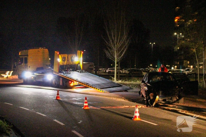 Auto zwaar beschadigd bij eenzijdig ongeval