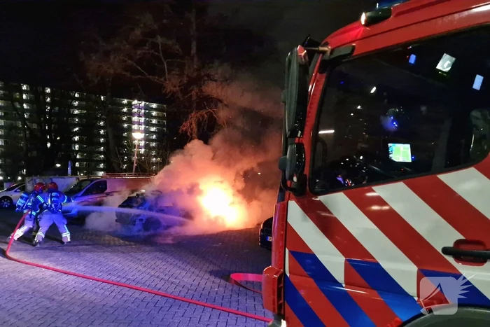 Personenauto verwoest door brand