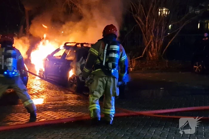 Personenauto verwoest door brand