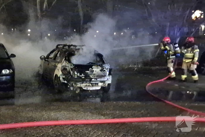 Personenauto verwoest door brand