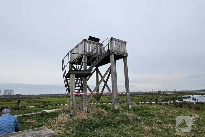 Uitkijktoren binnenveldse hooilanden vernield