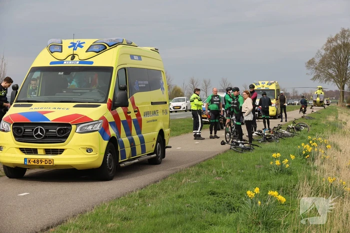 Wielrenner ernstig gewond na val