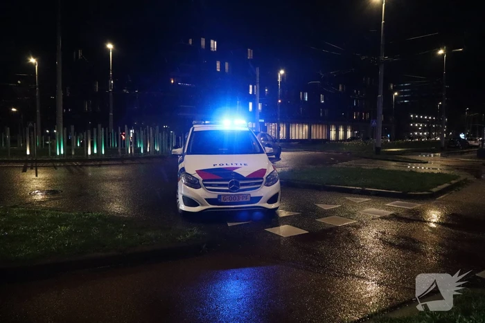 Voetganger geschept door personenauto