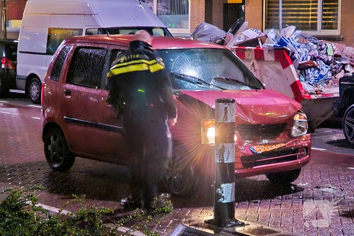 Auto zwaar beschadigd na ongeval
